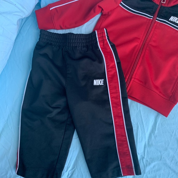 Nike 12m Track Suit - Picture 2 of 4